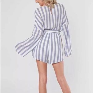 Super trendy multi functional romper size small🎀